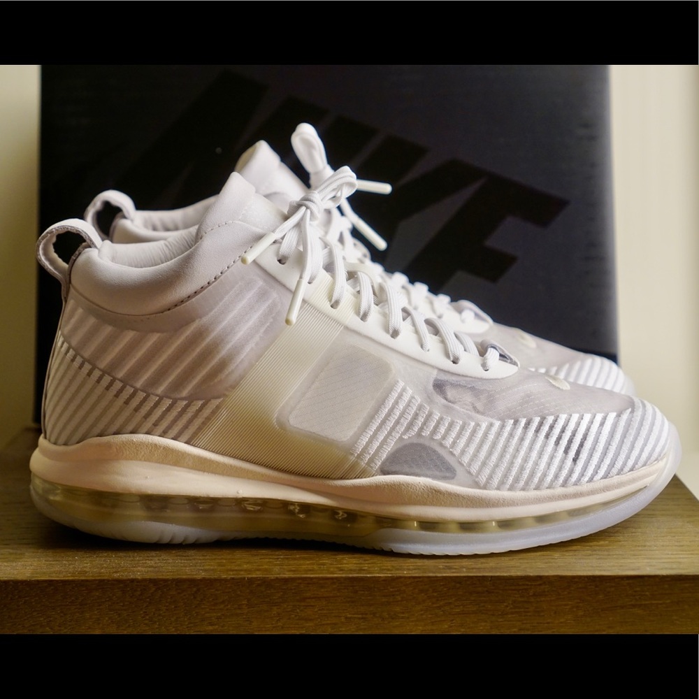 John Elliott x Lebron James Icon (sail)